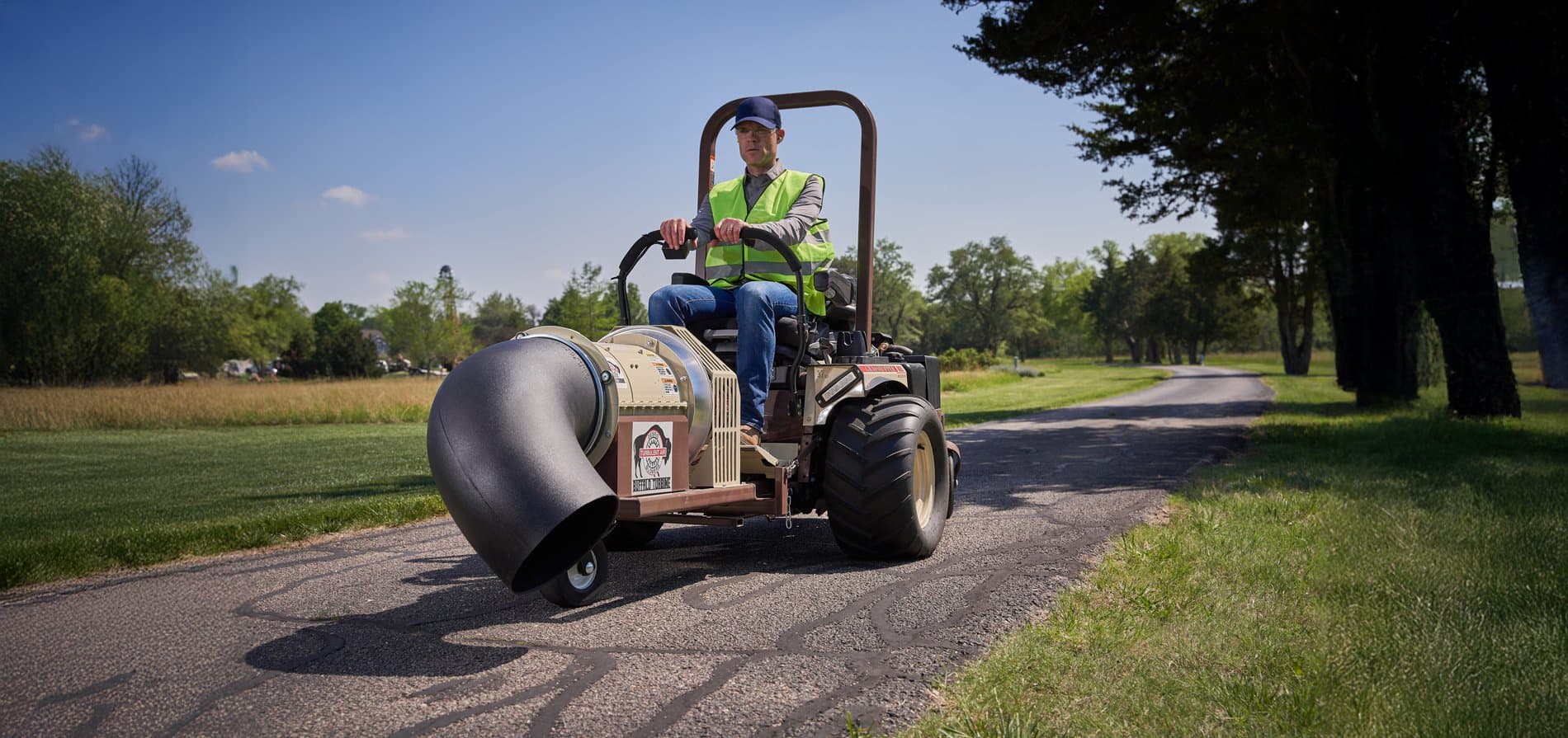 Make quick work of seasonal jobs: how to install and remove four time-saving Grasshopper attachments