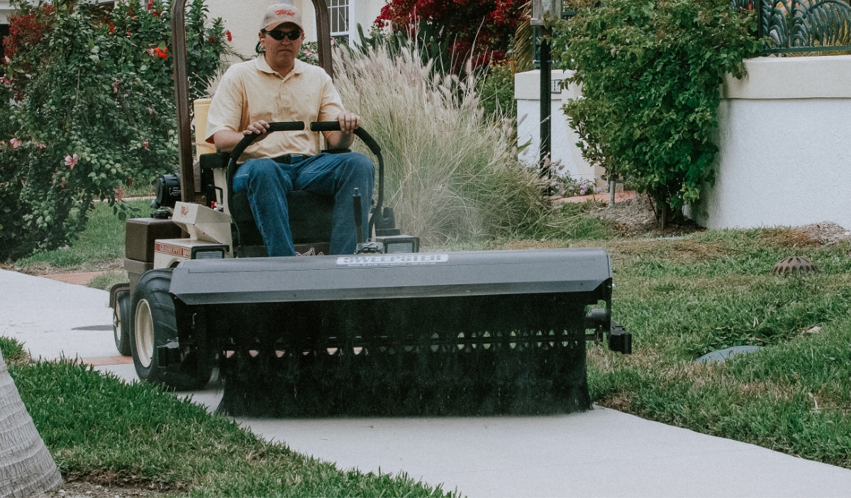 Grasshopper 700 FrontMount | Versatile Zero-Turn Mower