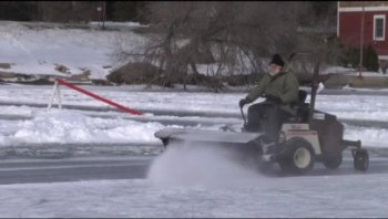 Hockey tournament at full strength with Grasshoppers and snow removal implements